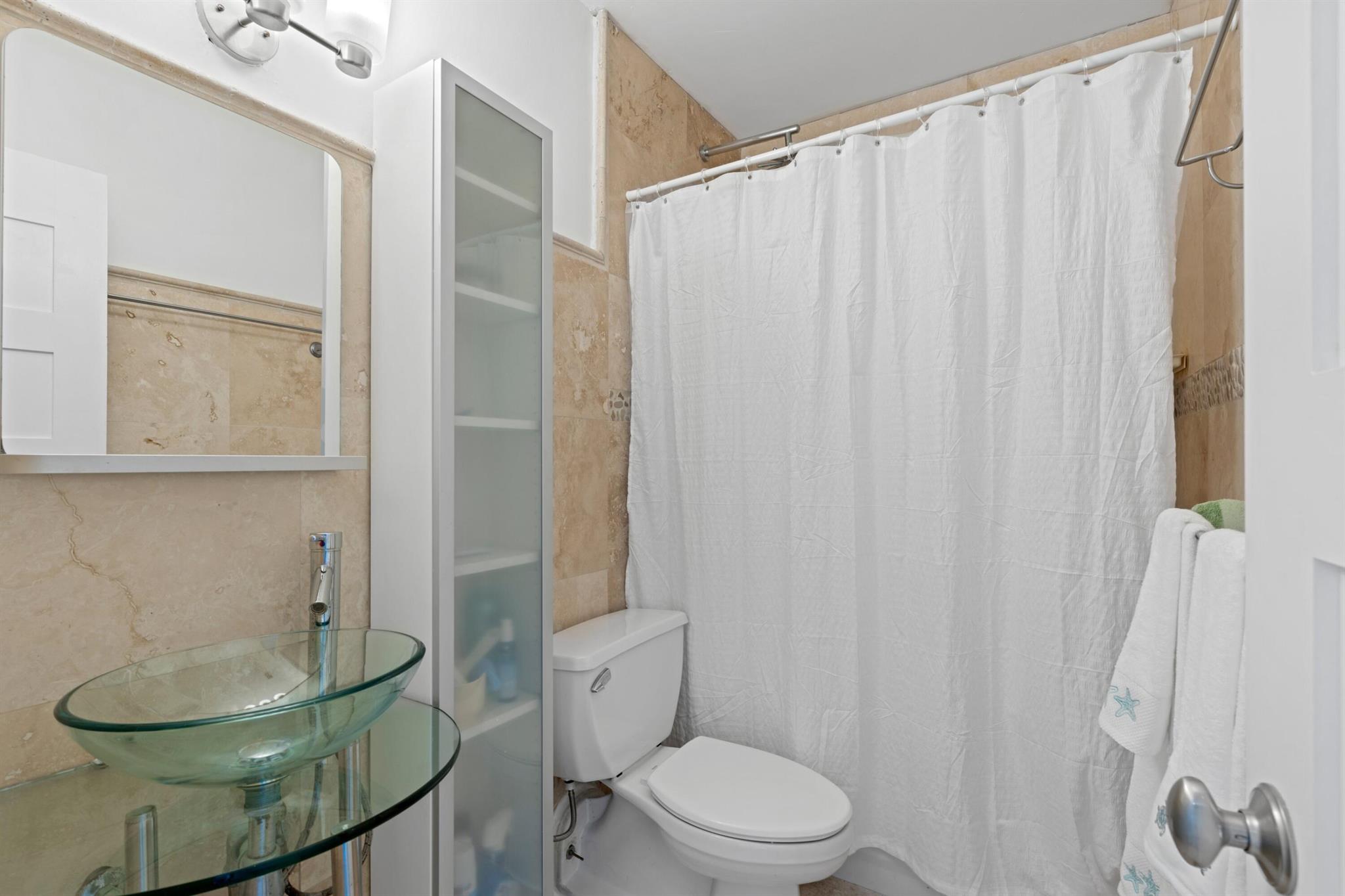 2760 Banyan Road Unit: 32