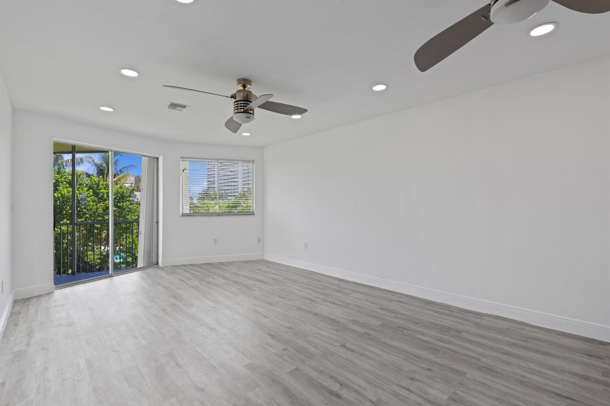 2760 Banyan Road Unit: 32