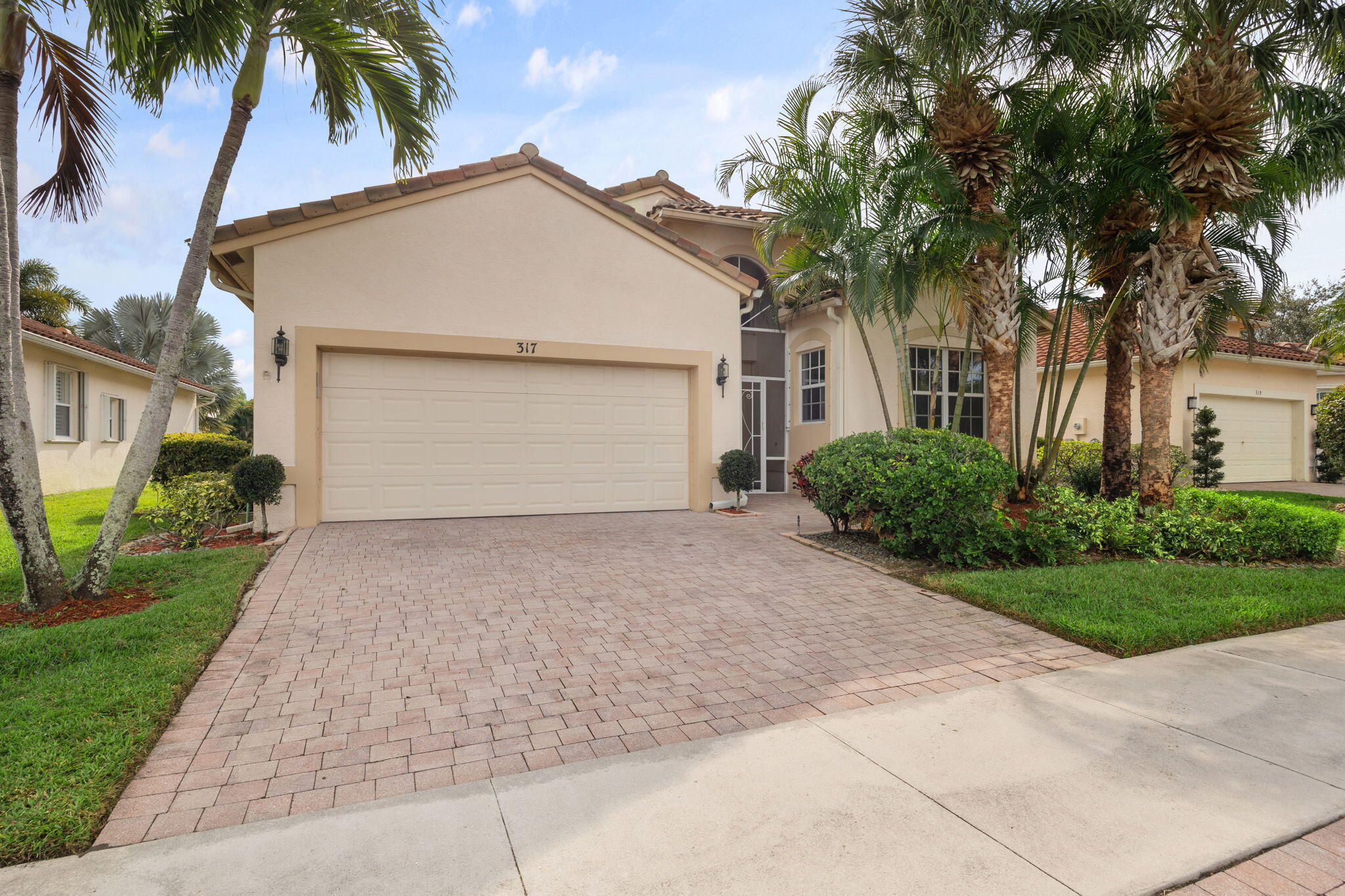317 NW Clearview Court
