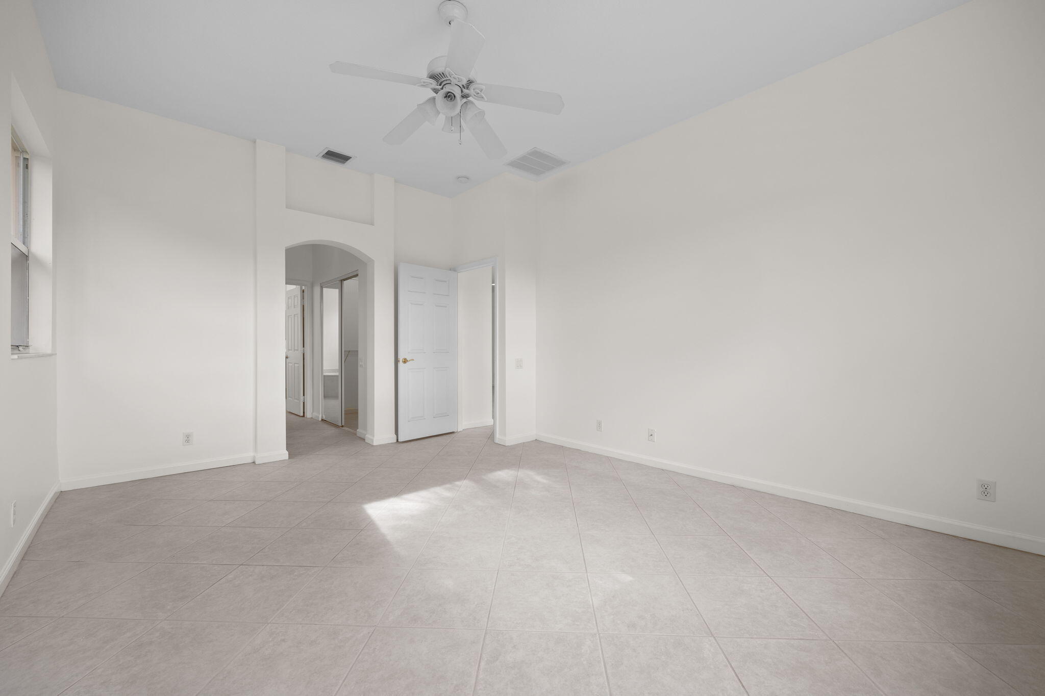 317 NW Clearview Court