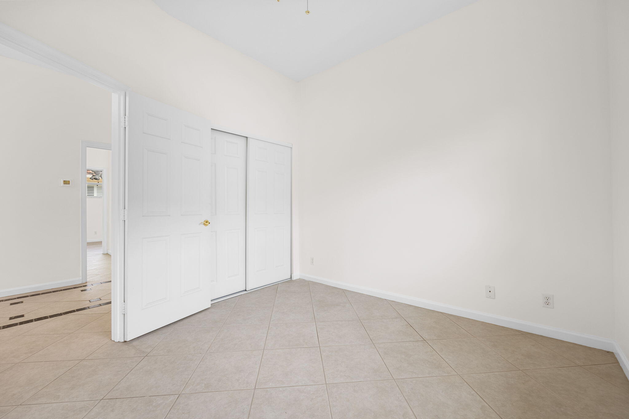 317 NW Clearview Court