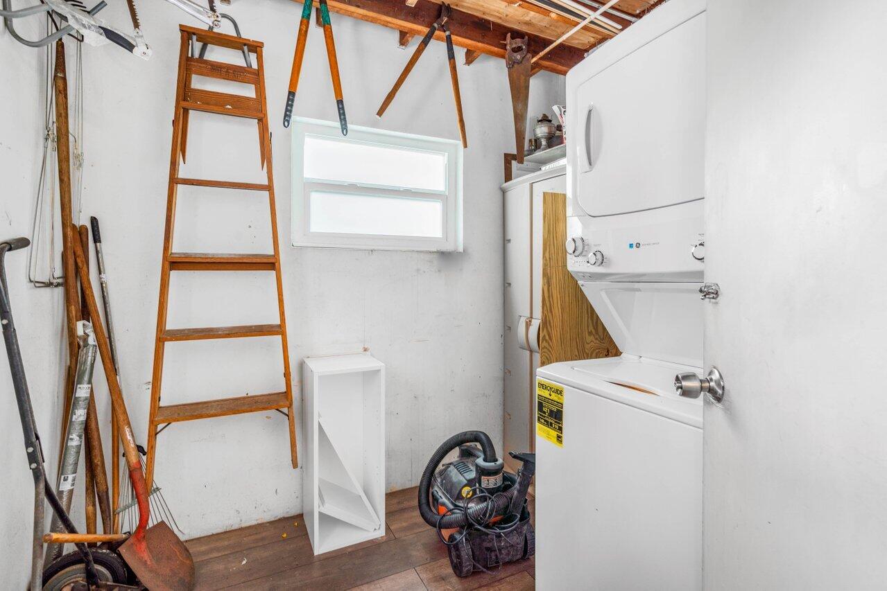 298 SW 2nd Street