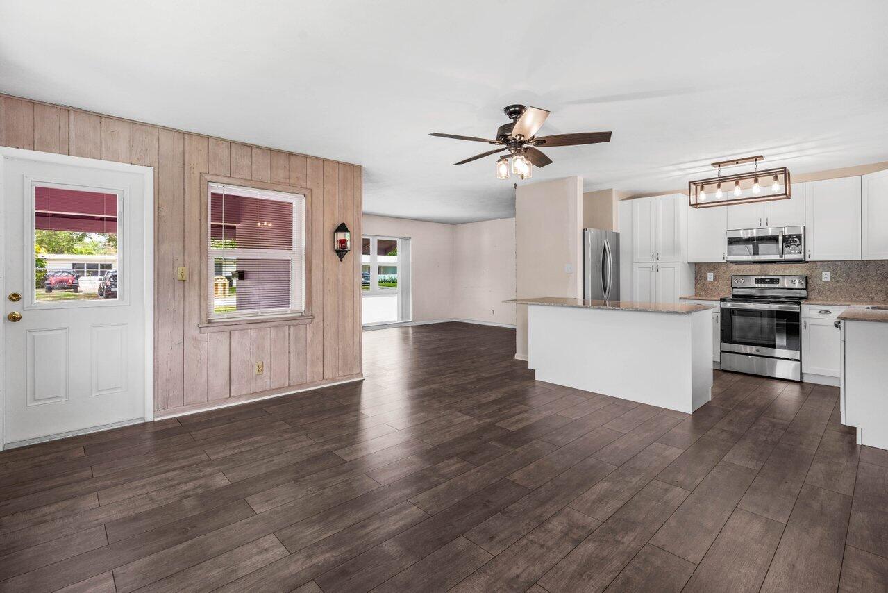 298 SW 2nd Street