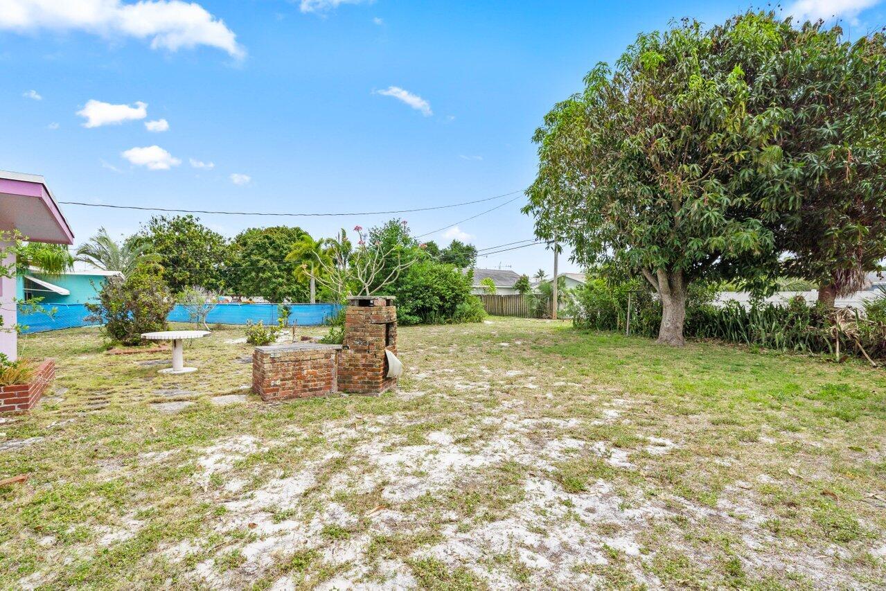 298 SW 2nd Street