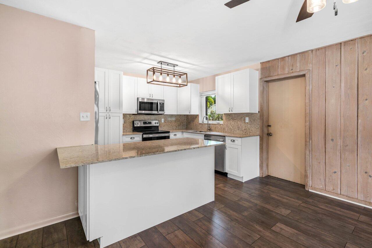298 SW 2nd Street