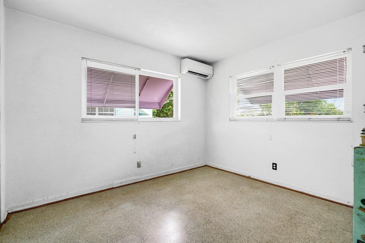 298 SW 2nd Street