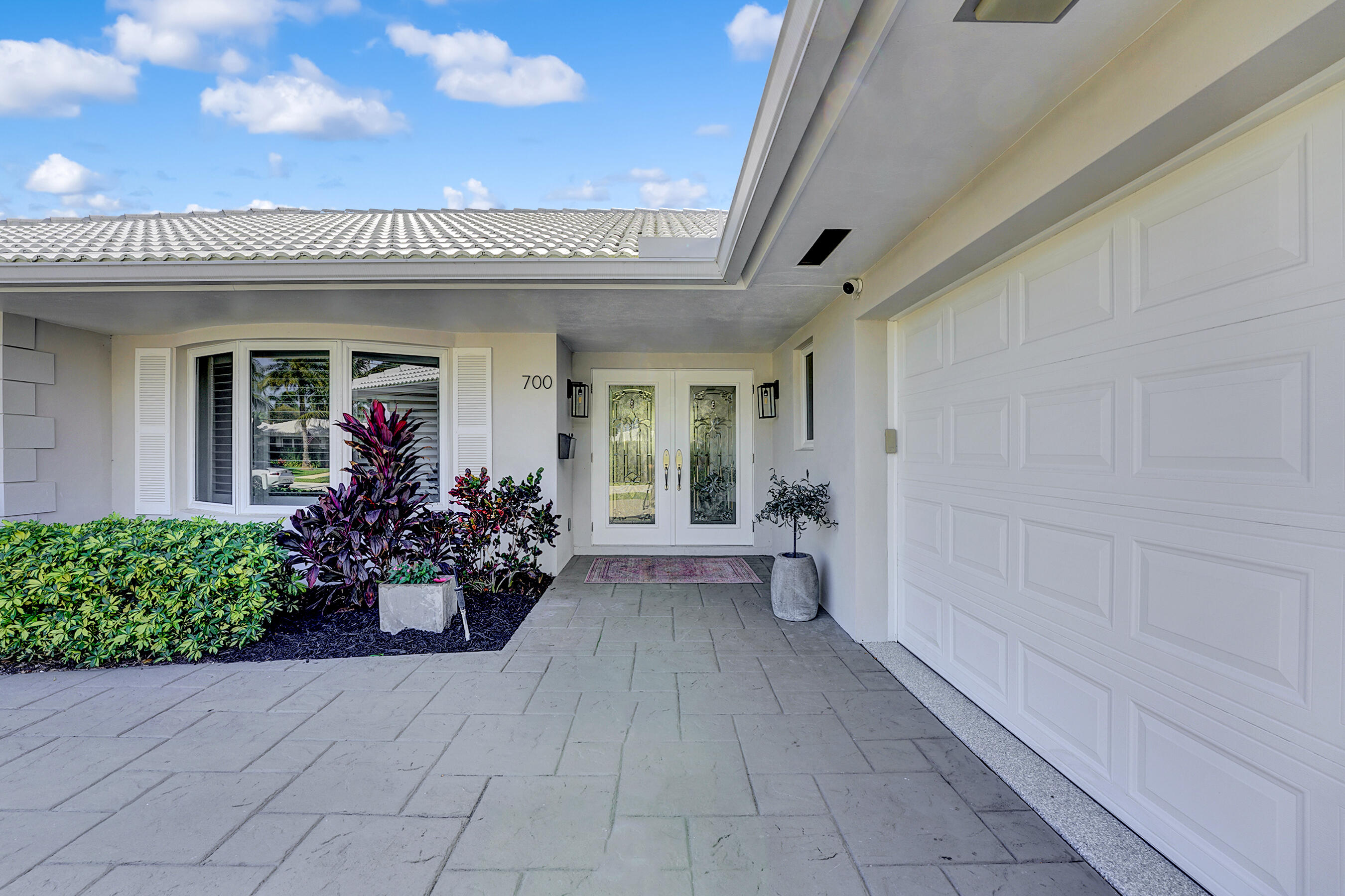 700 Holly Lane
