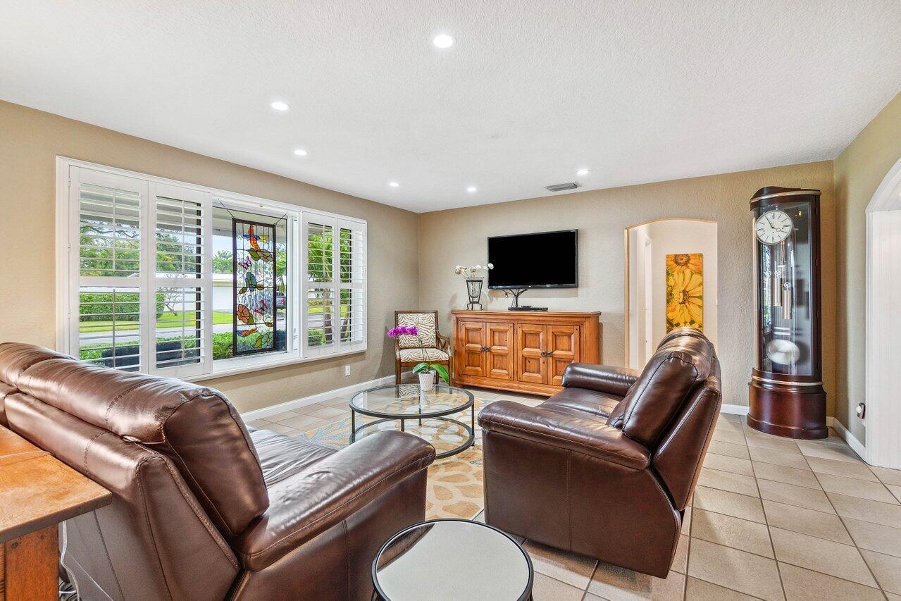 5131 NE 27th Terrace