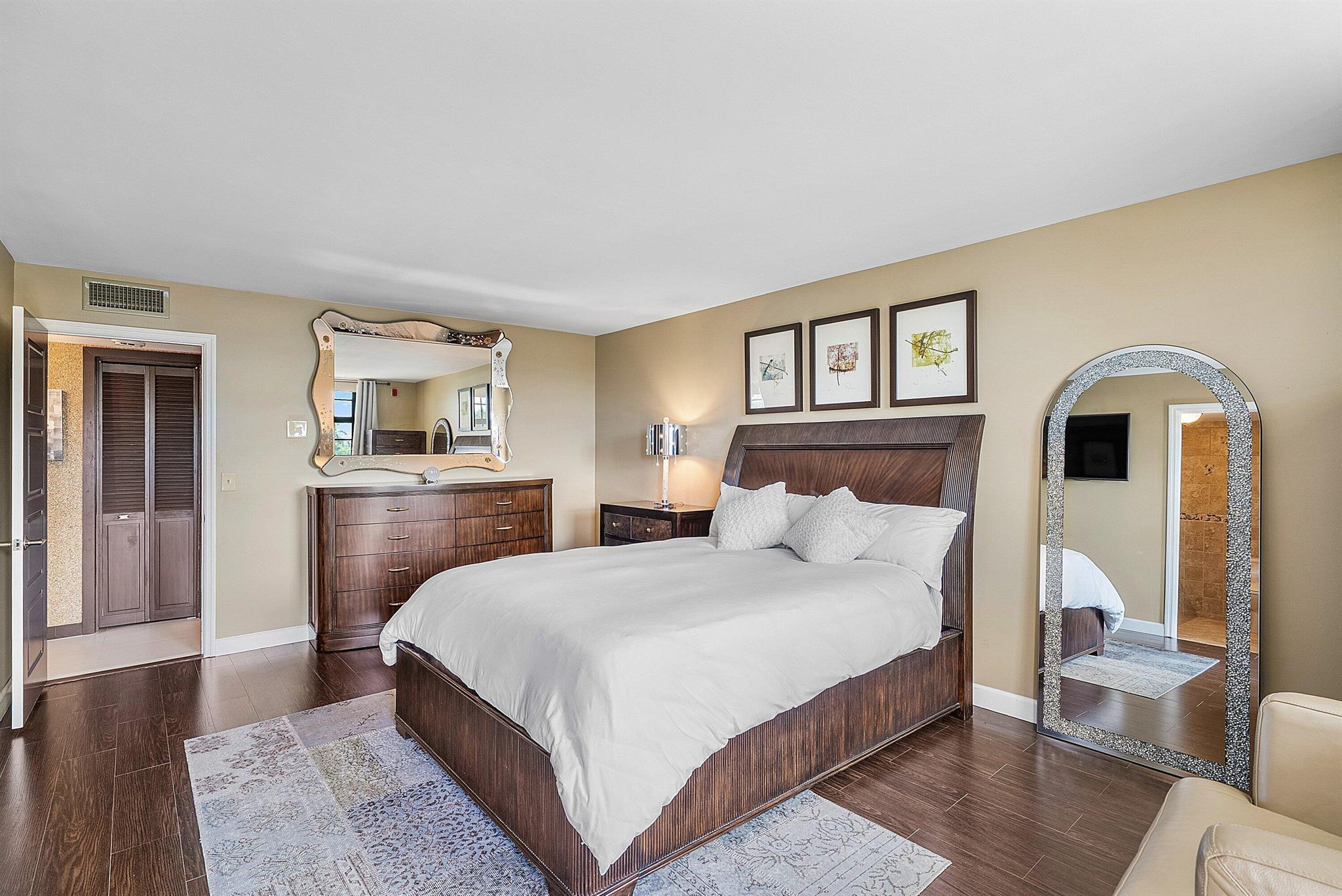 2500 Bay Drive 4a