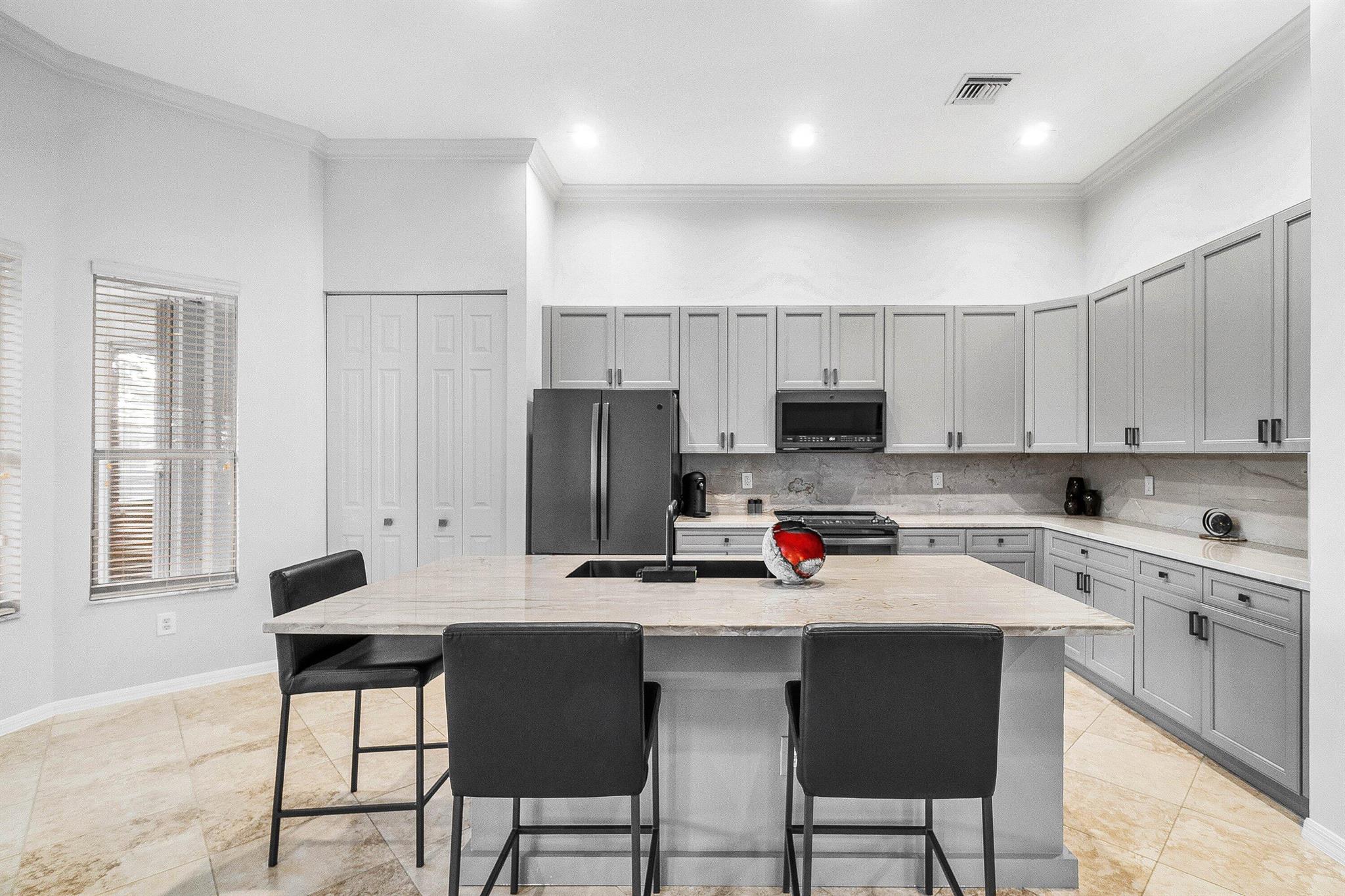 7880 New Holland Way