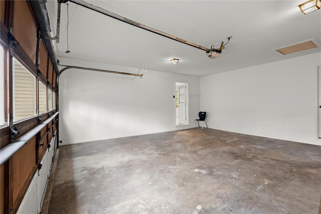1196 Oak Road SW