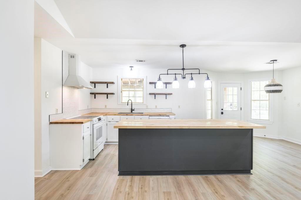 321 Riverbend Court
