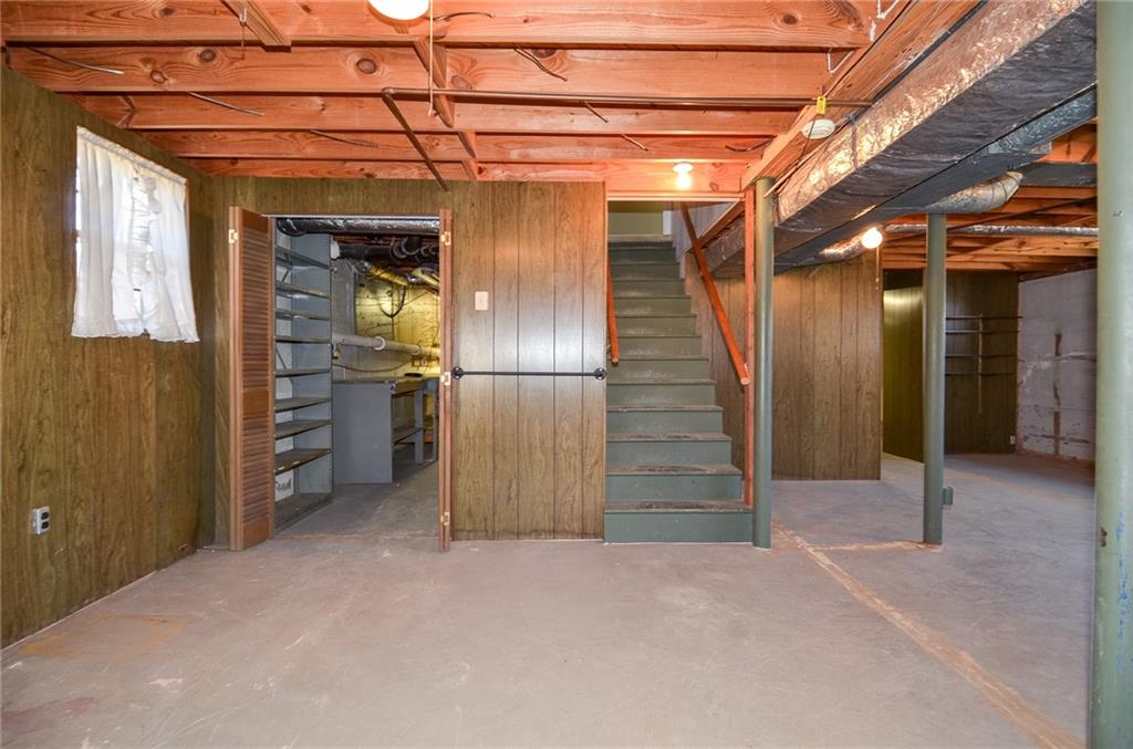 5547 Prince Phillip Way