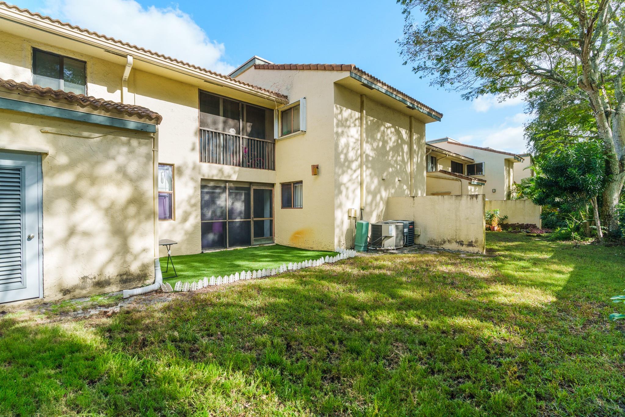 9592 SW 1st Ct 13-F