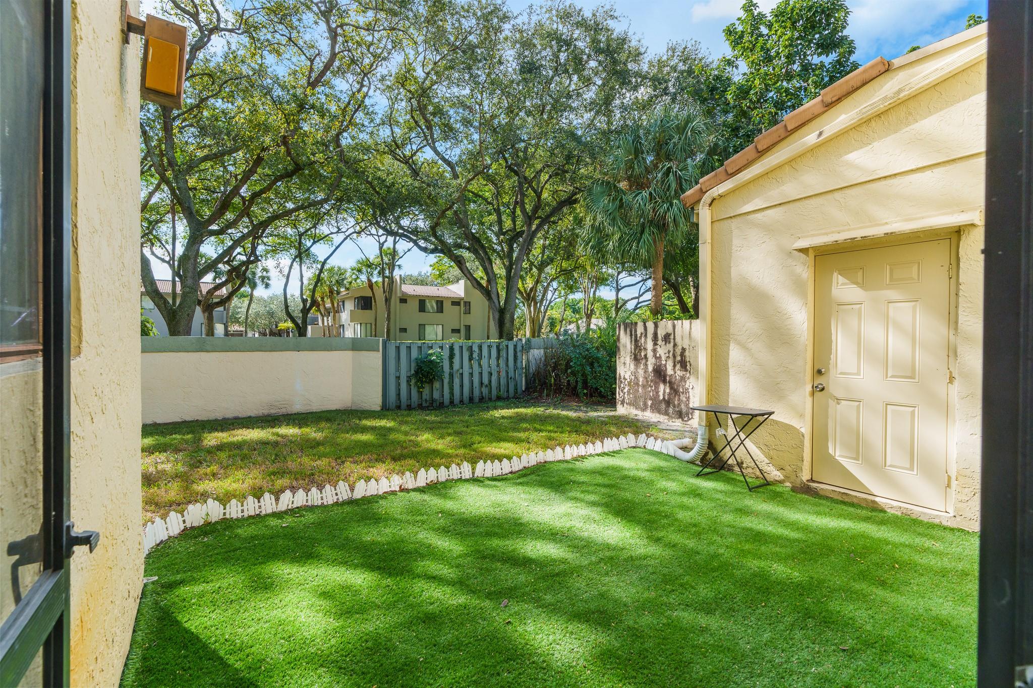 9592 SW 1st Ct 13-F