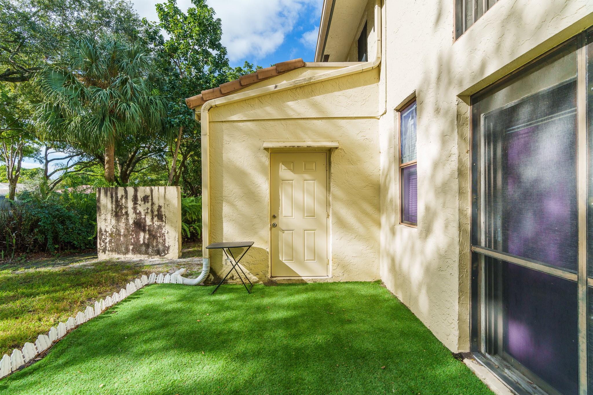 9592 SW 1st Ct 13-F