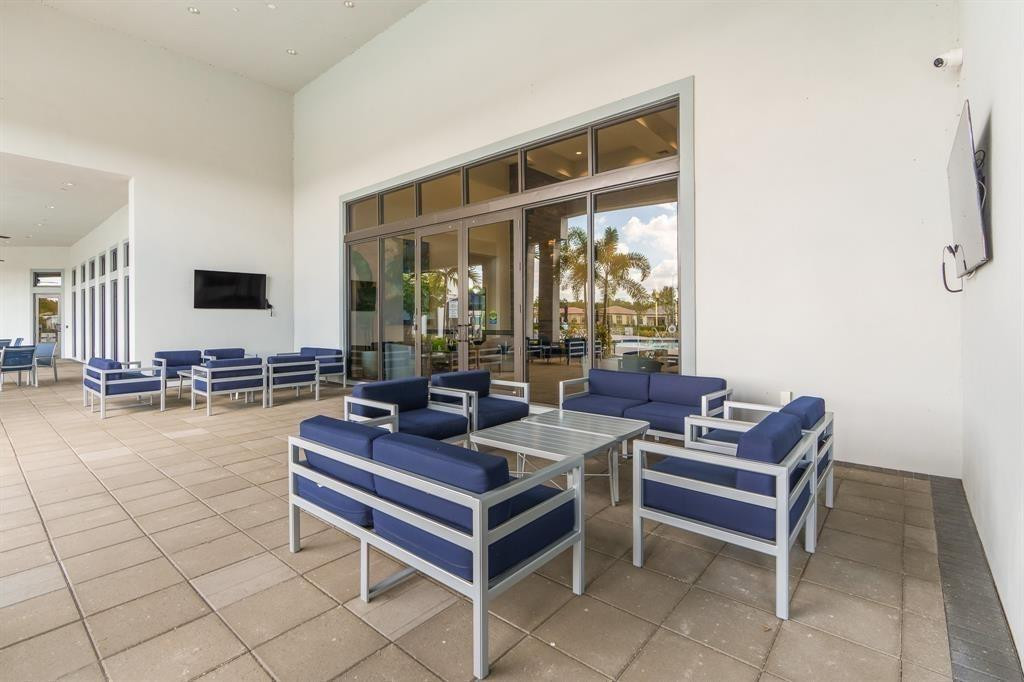 8332 W Blue Spring Dr 8332