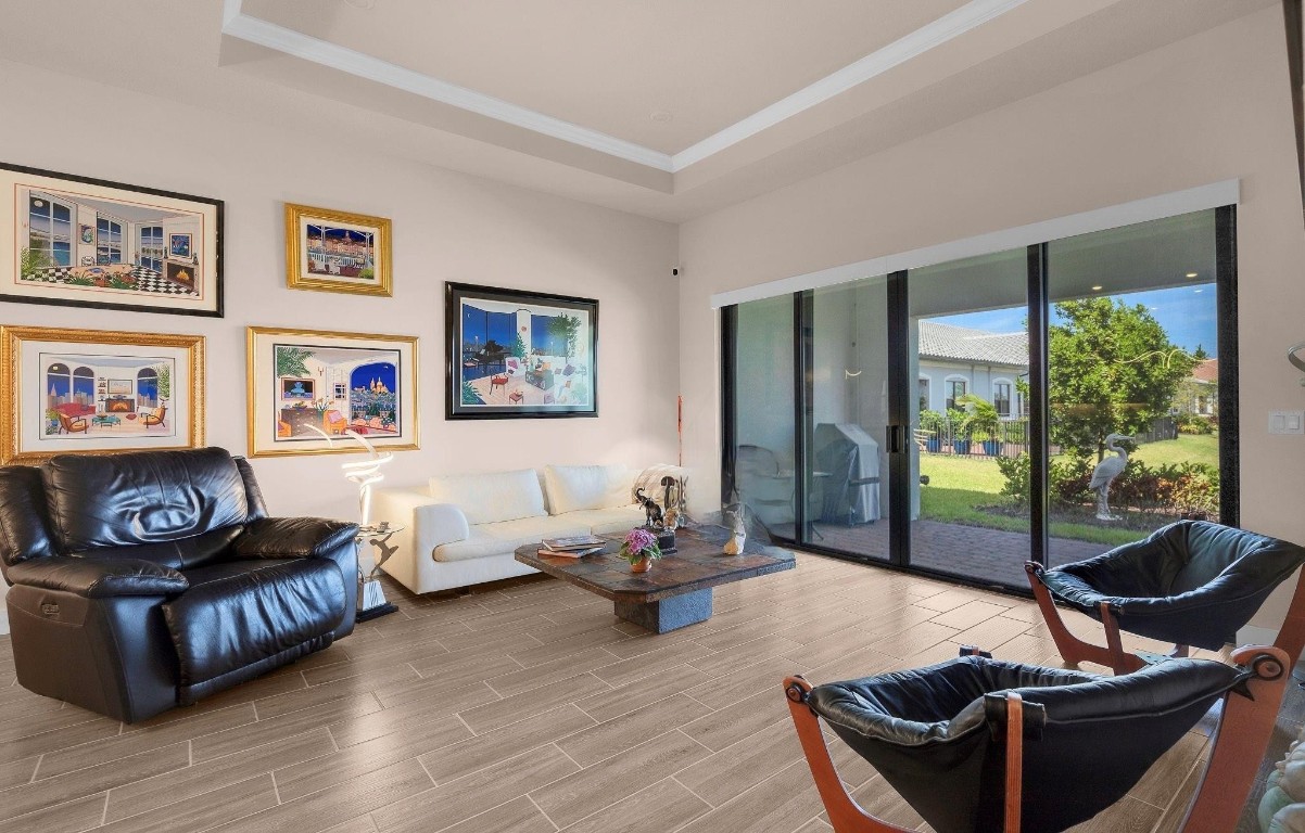 8332 W Blue Spring Dr 8332