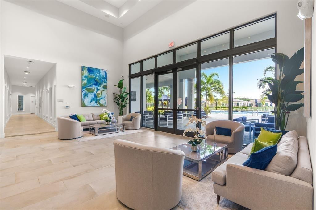 8332 W Blue Spring Dr 8332