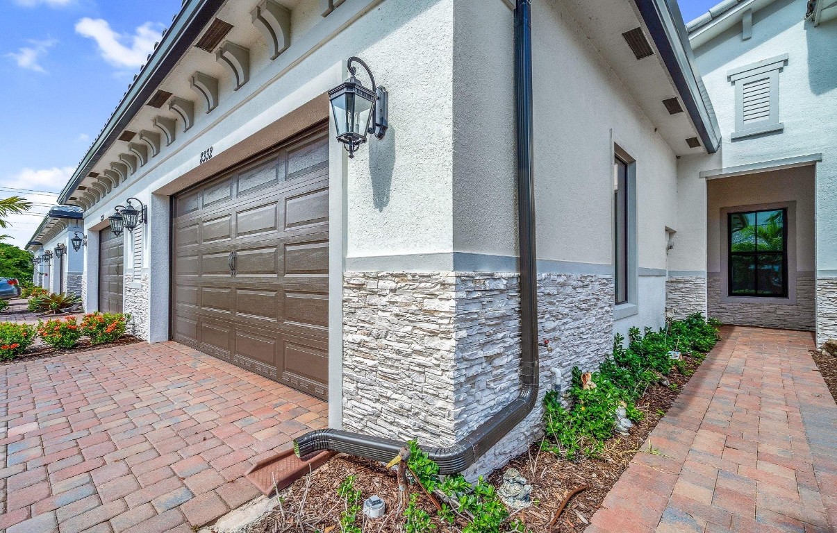 8332 W Blue Spring Dr 8332