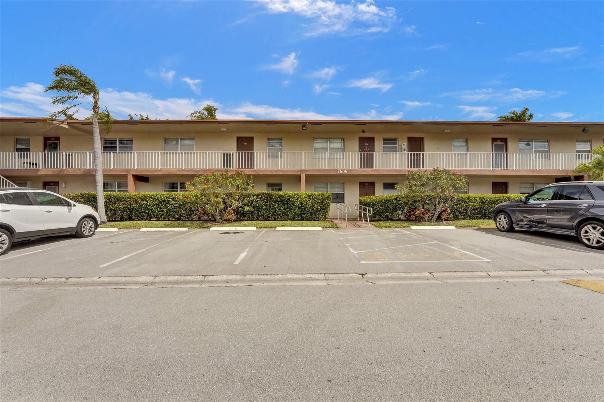 7605 NW 5th Pl 103
