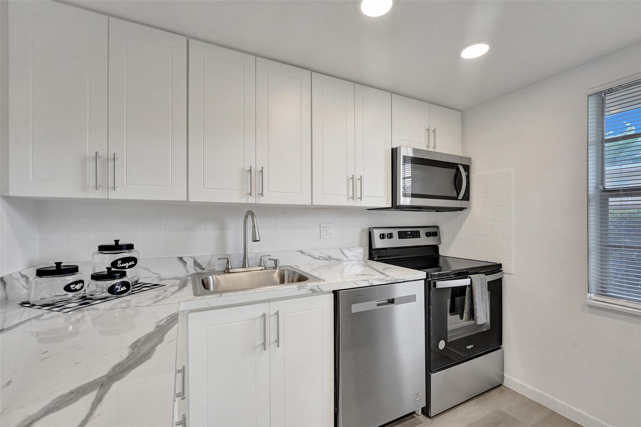 7605 NW 5th Pl 103