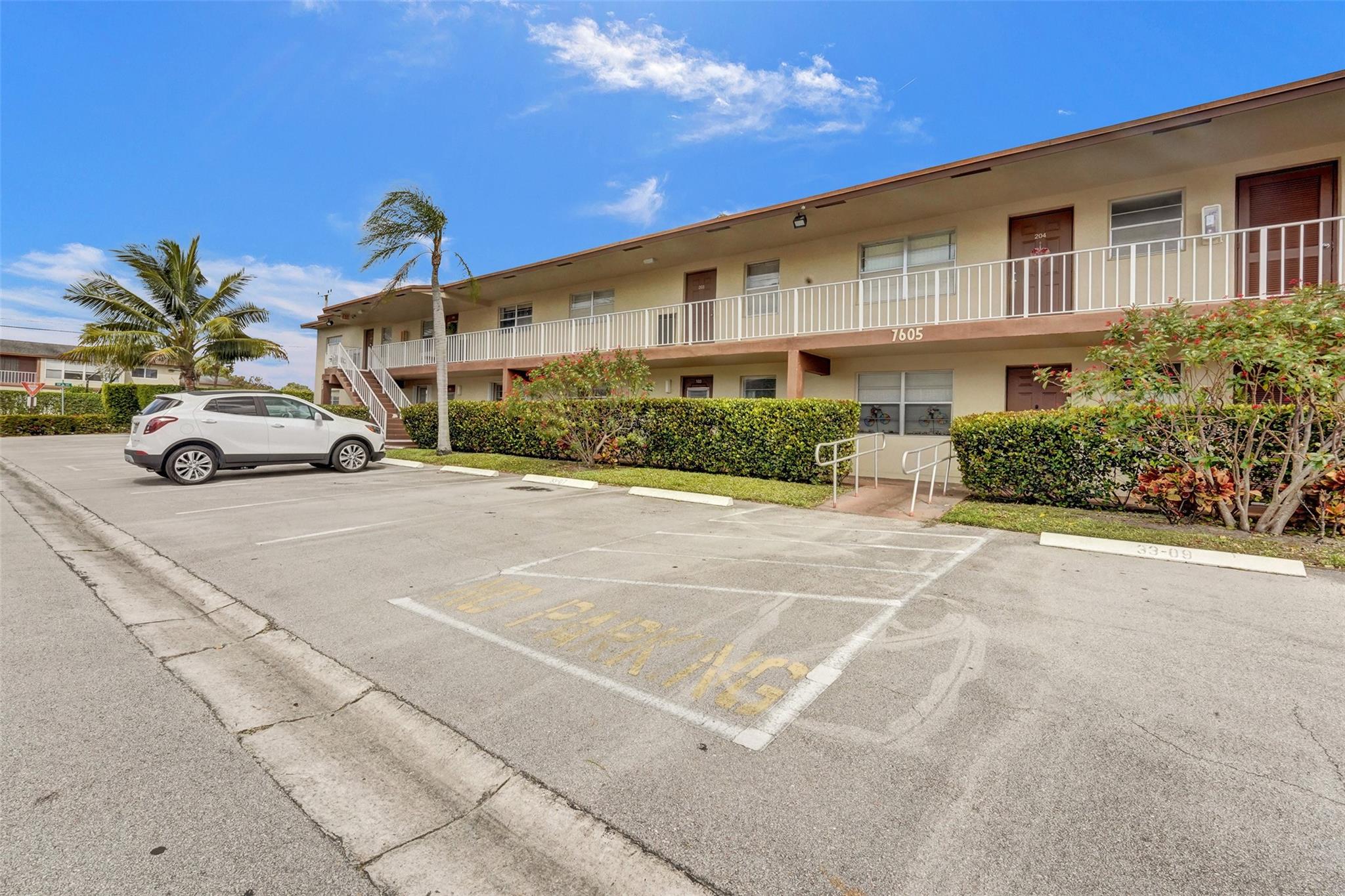 7605 NW 5th Pl 103