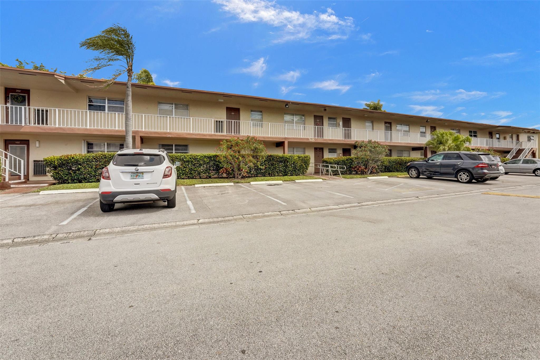 7605 NW 5th Pl 103