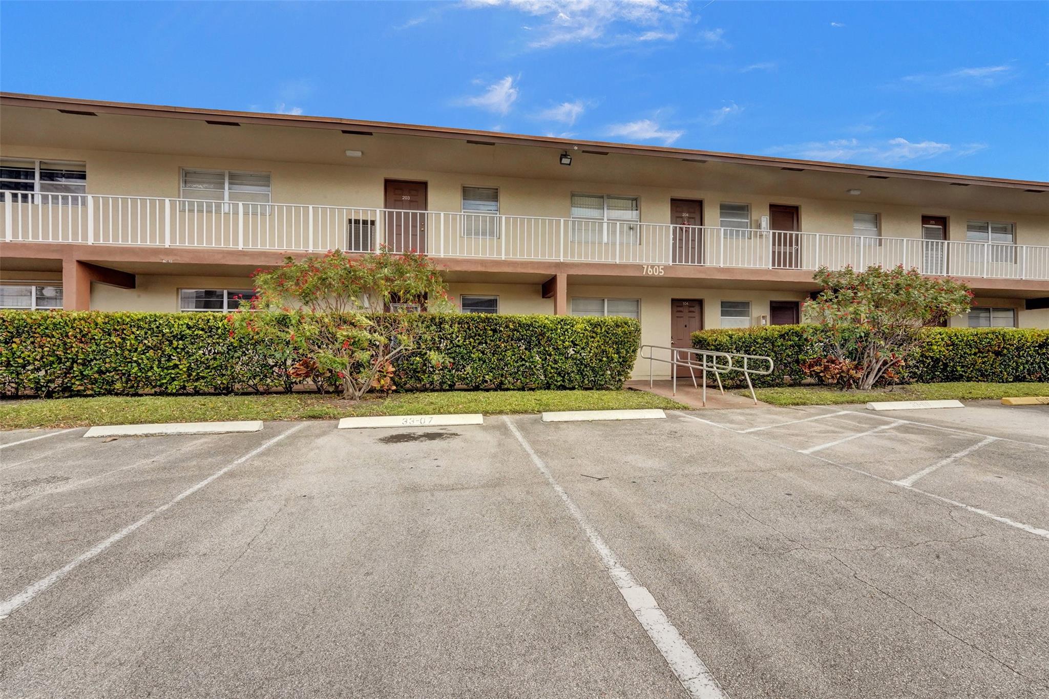 7605 NW 5th Pl 103