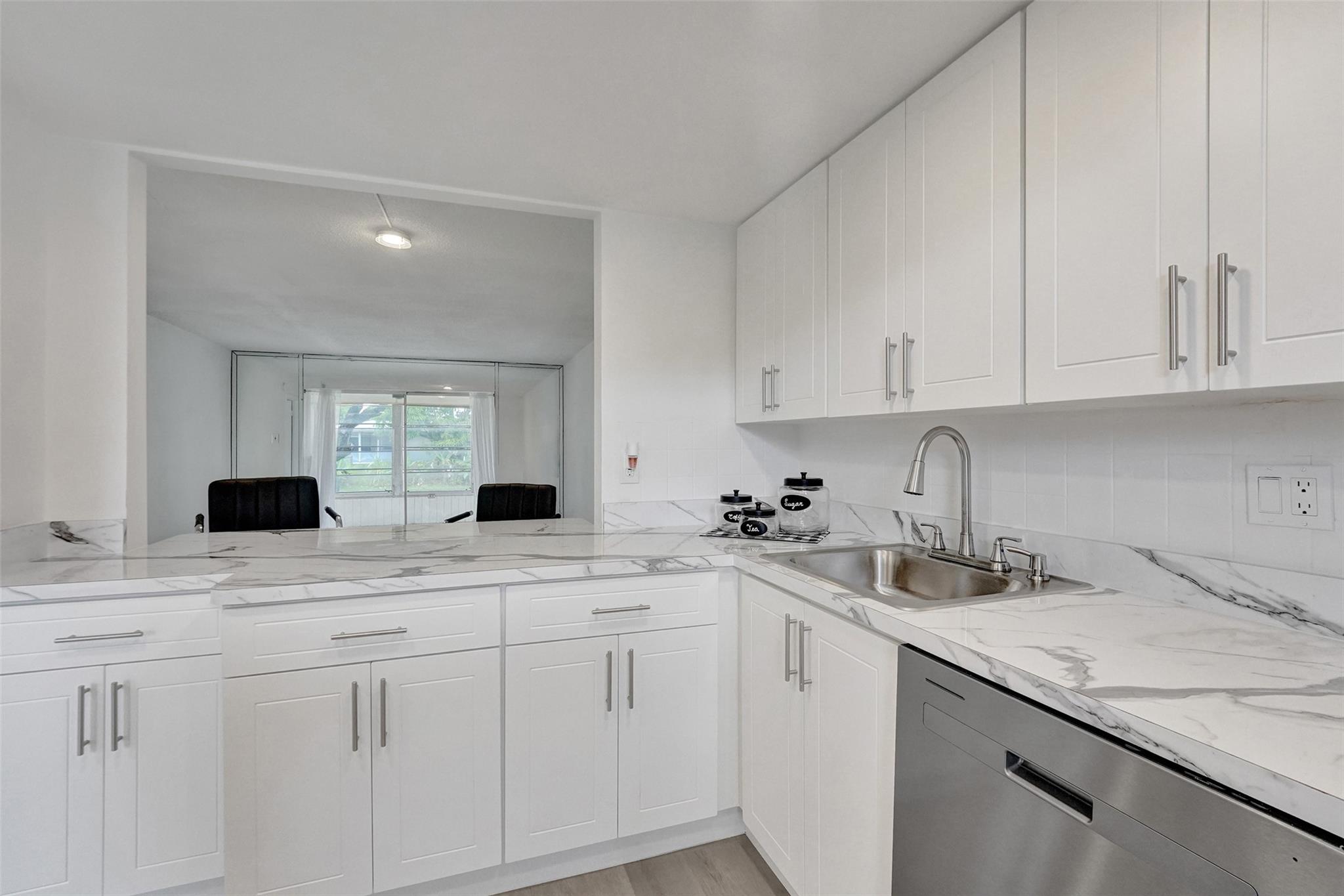 7605 NW 5th Pl 103