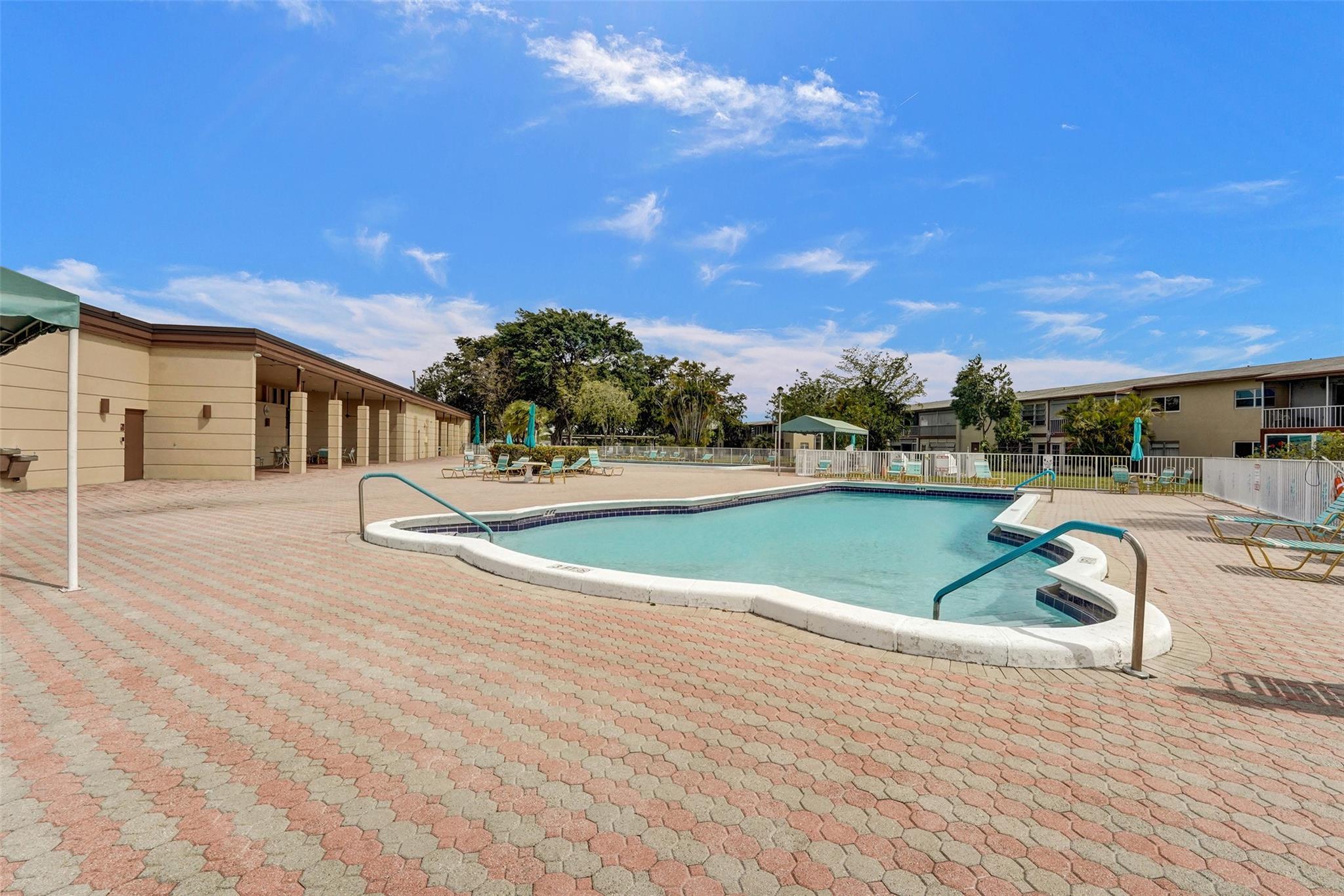 7605 NW 5th Pl 103