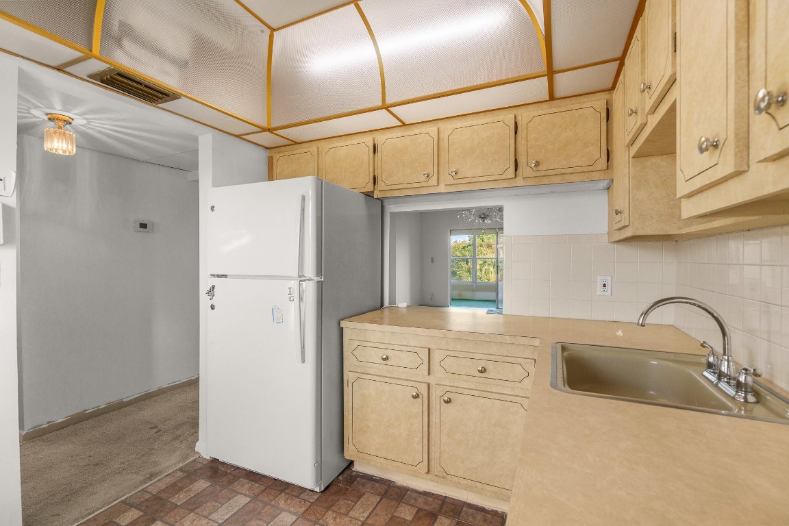 1010 Country Club Dr 306