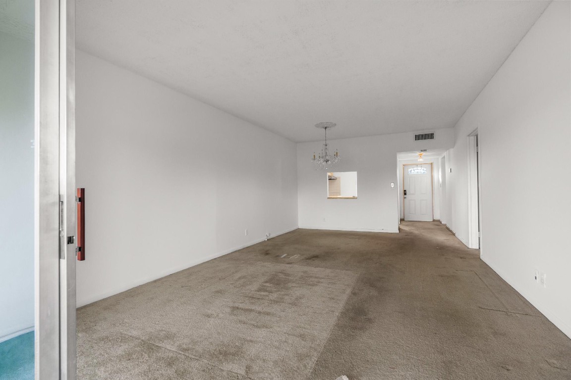 1010 Country Club Dr 306