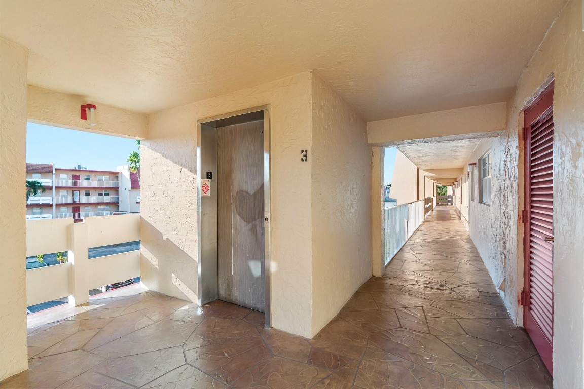 1010 Country Club Dr 306