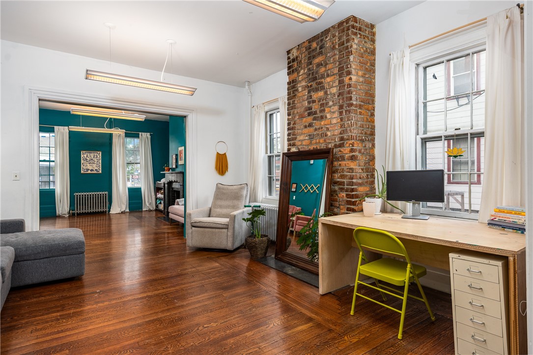206 Smith Street A