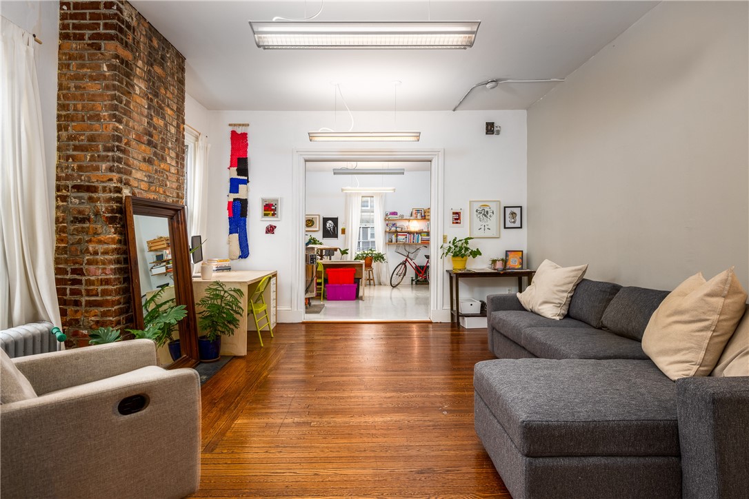 206 Smith Street A