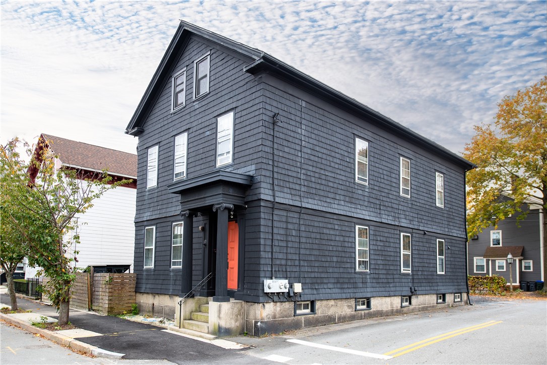 206 Smith Street A