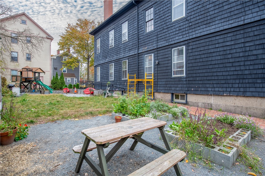 206 Smith Street A