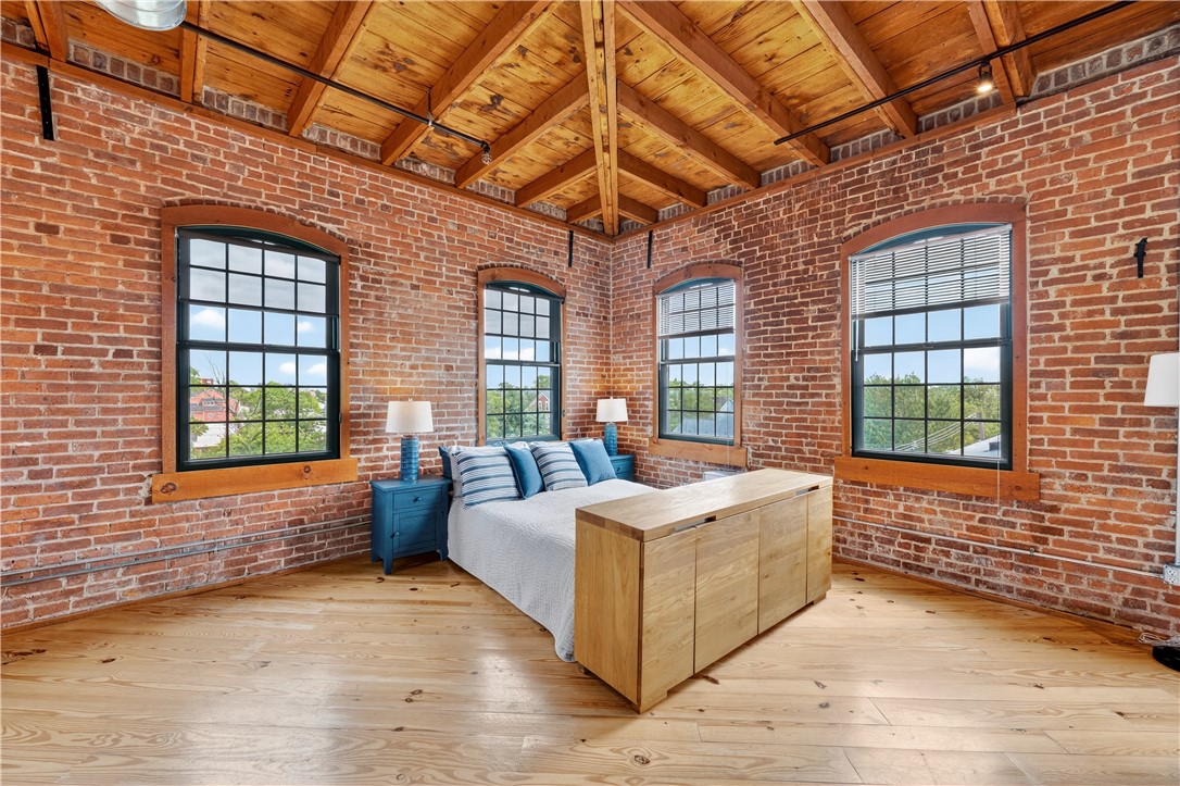 407 Pine Street 401