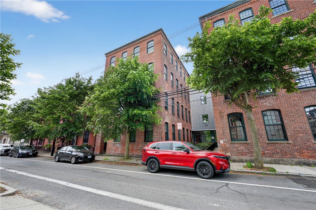 407 Pine Street 401