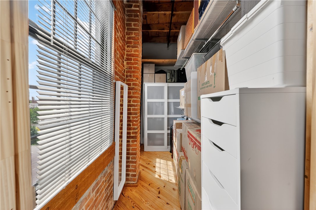 407 Pine Street 401