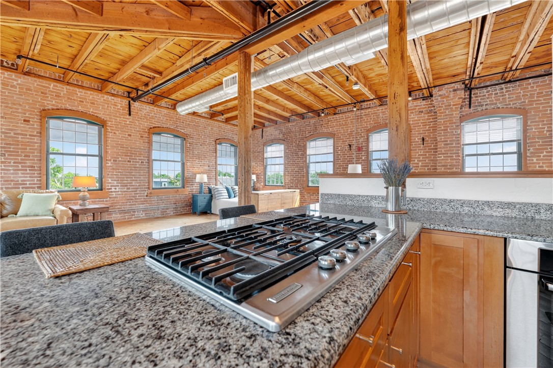 407 Pine Street 401