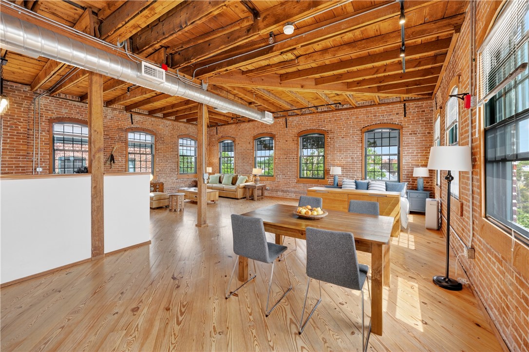 407 Pine Street 401