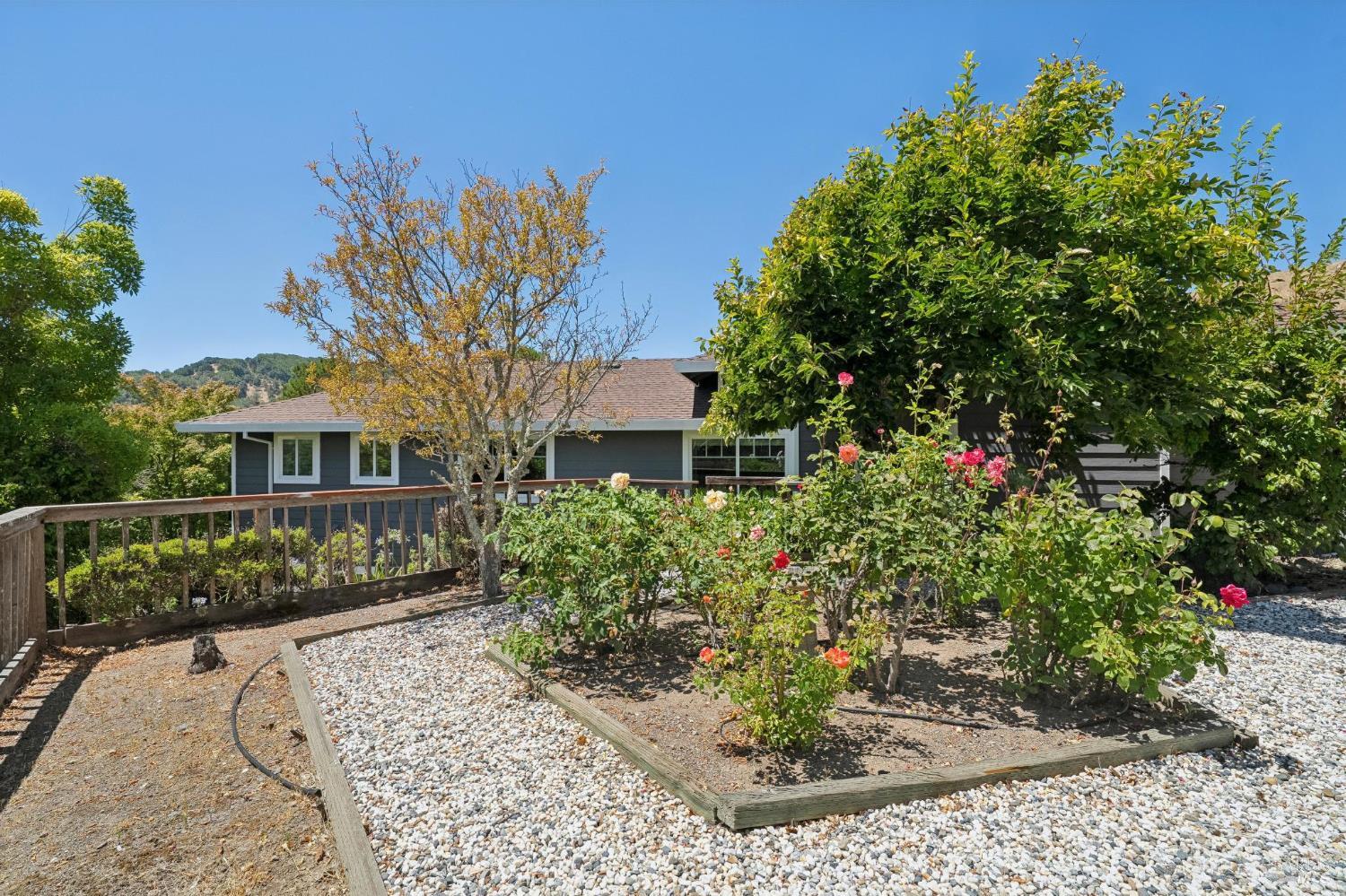 10 Santa Yorma Court