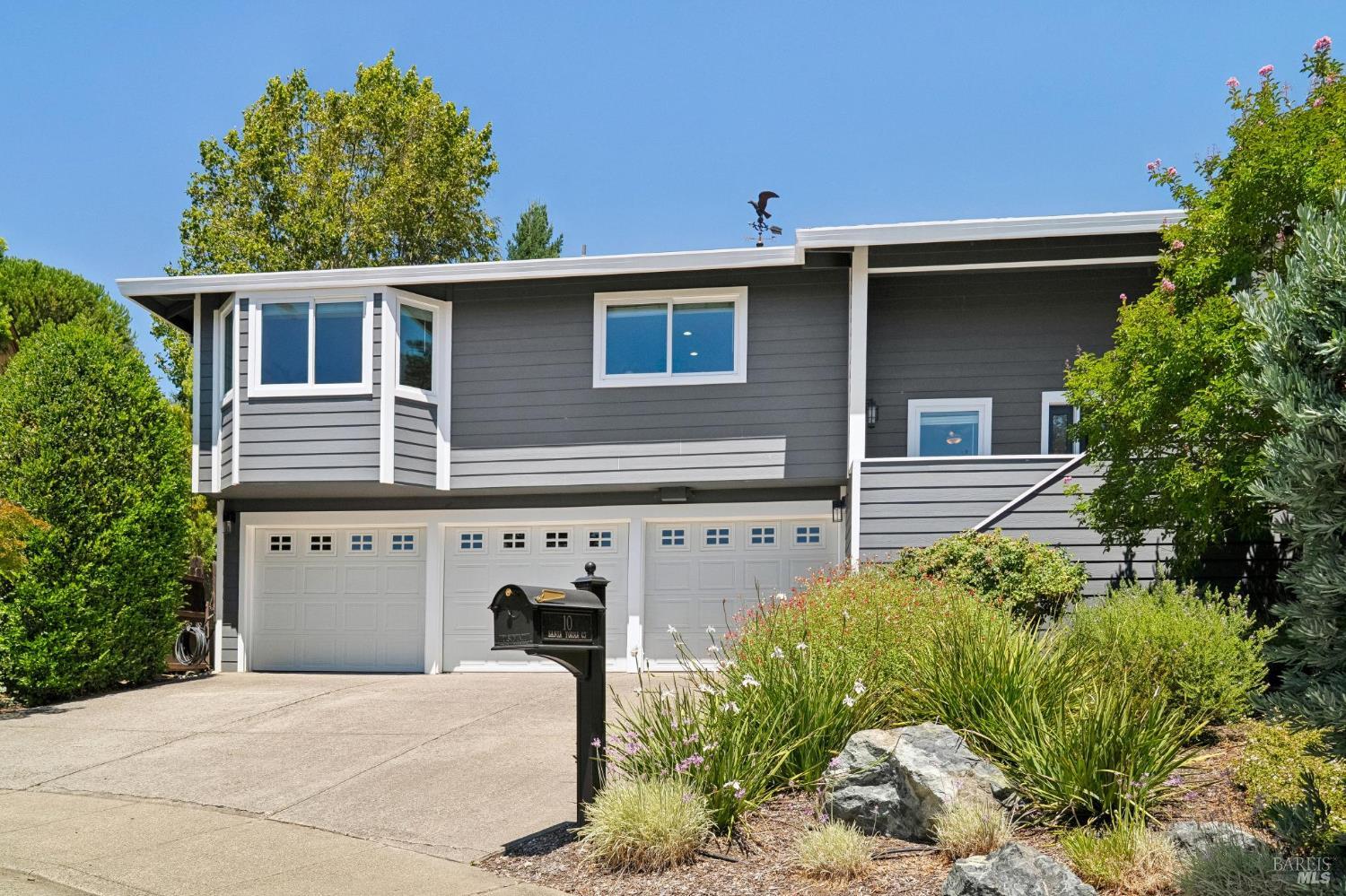 10 Santa Yorma Court