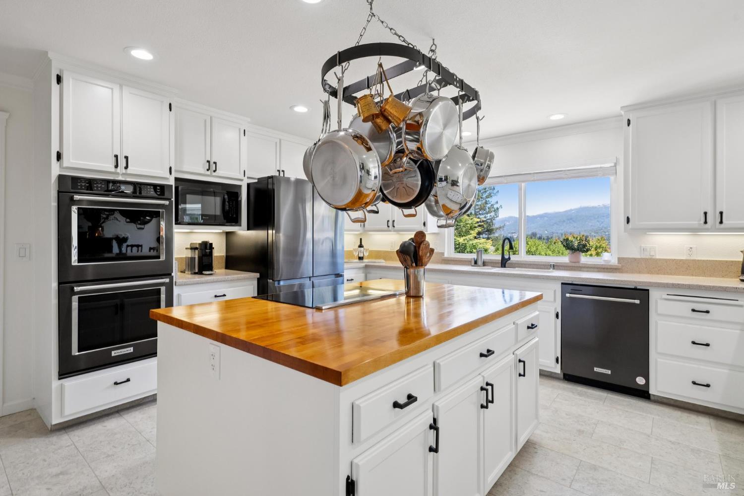 10 Santa Yorma Court