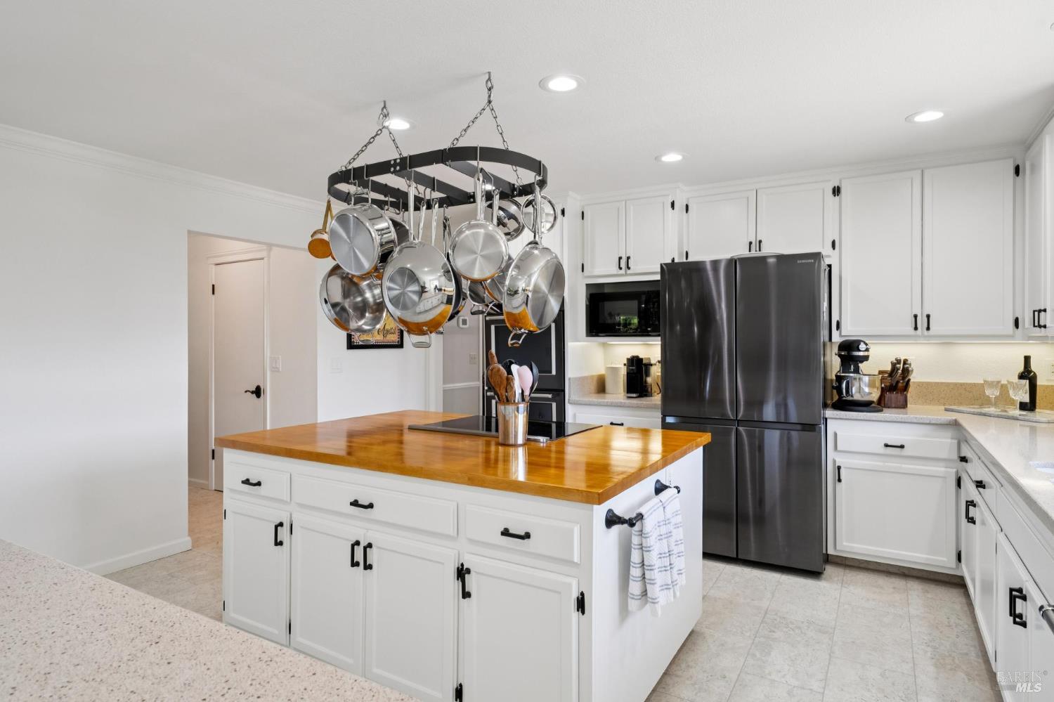 10 Santa Yorma Court