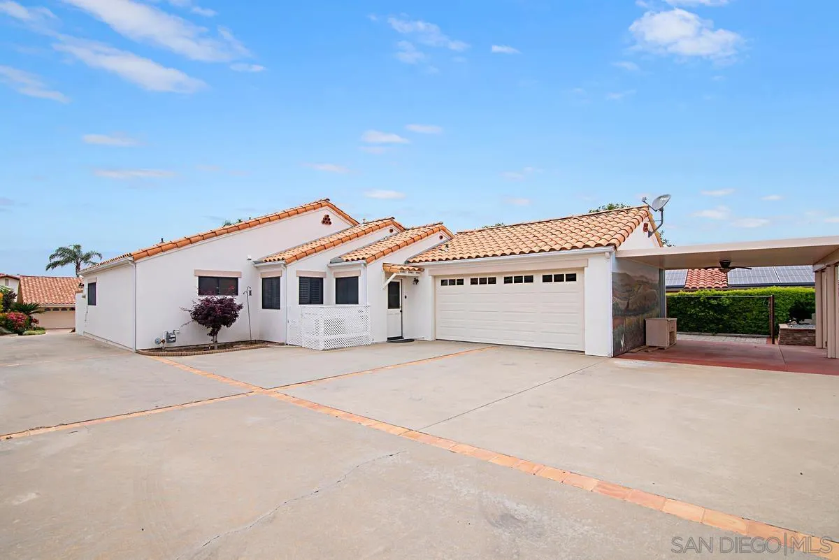 1180 N Crescent Ridge
