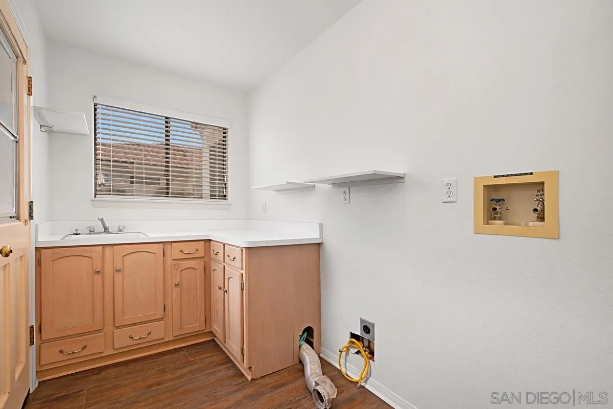 1180 N Crescent Ridge