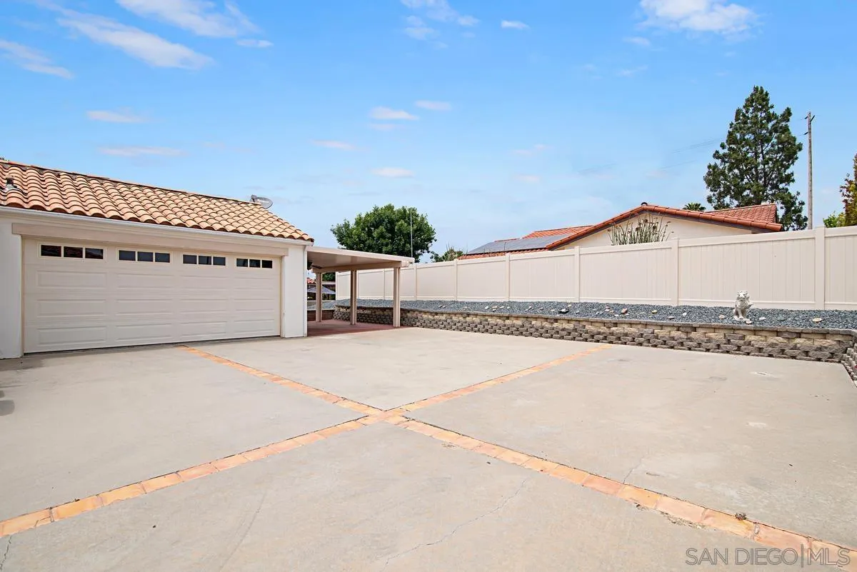 1180 N Crescent Ridge